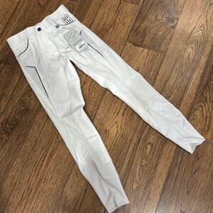 White horseback riding pants